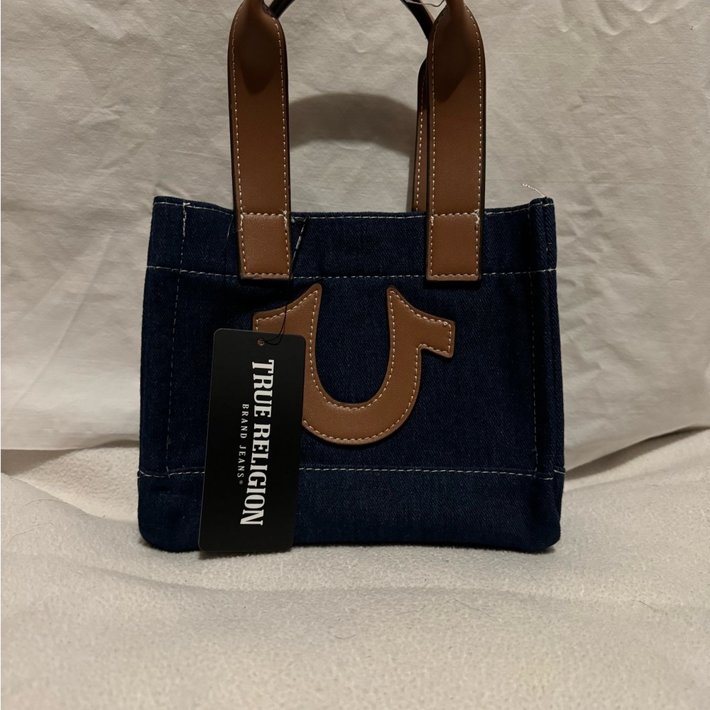 New with tag super cute hand bag